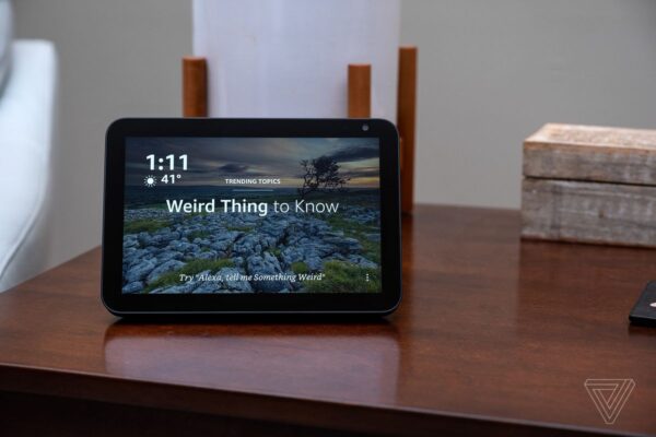 Tangan: Amazon Echo Show 8 (2nd Gen) Review